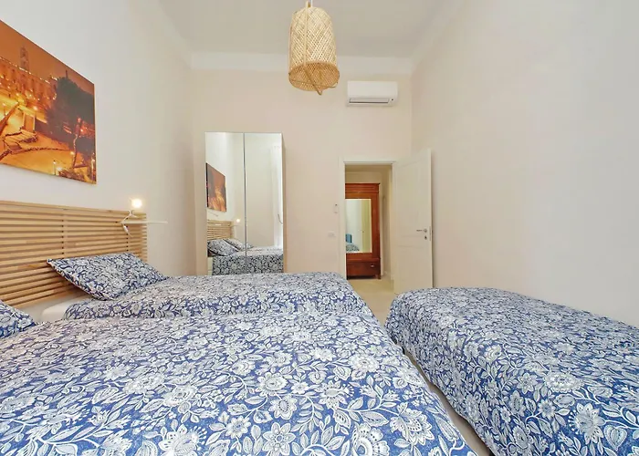 Apartment Balconcino Romantico A Via Aosta